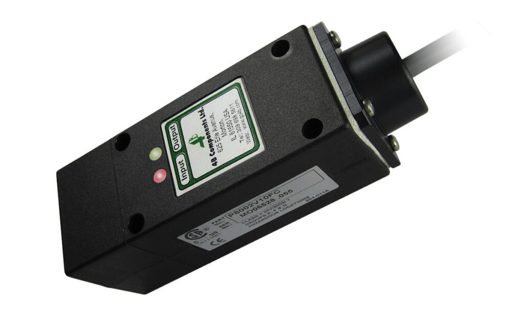 P800 inductive proximity sensor DIN style